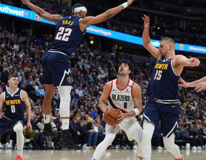 国际比赛日NBA季后赛焦点战，丹佛掘金绝杀压哨，管理层满意，身体对抗强度拉满